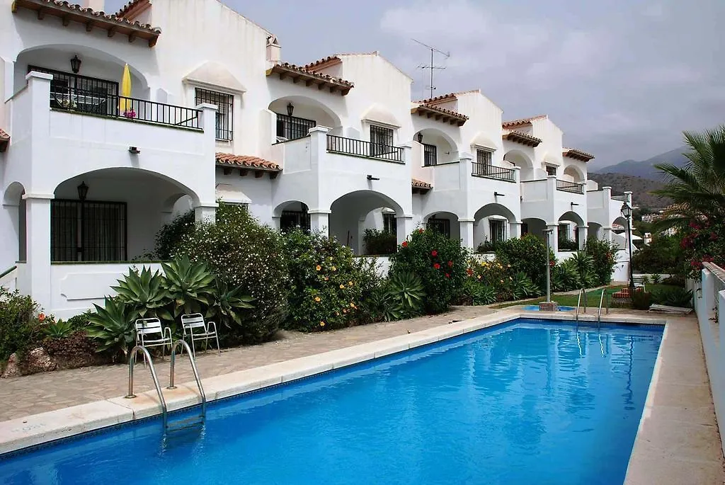 Апартаменты Apartamentos El Califa Нерха