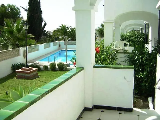 Апартаменты Apartamentos El Califa Нерха