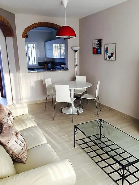 Apartamentos El Califa Нерха Апартаменты